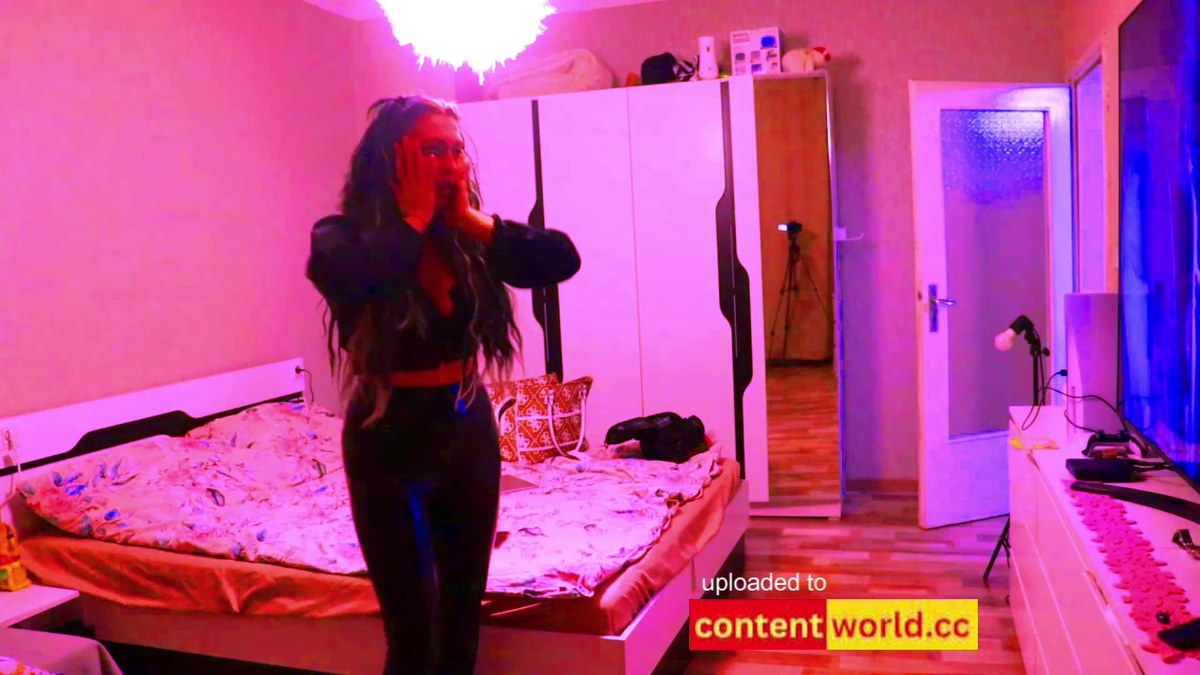 Yo mid-panic searching her pink bedroom for the missing rocker sunglasses